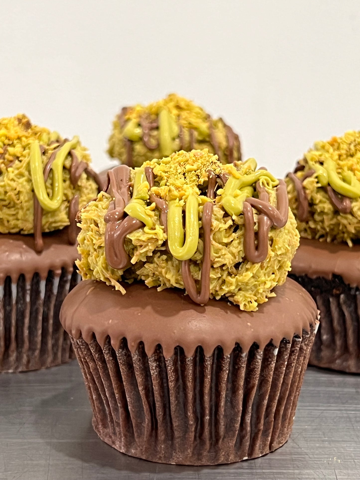 3x Dubai chocolate cupcake